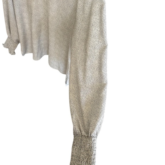 Women's Spotted Blouse - Picture 4 of 6